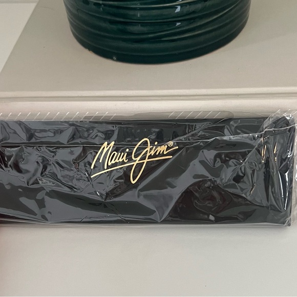 Maui Jim Aviator Sunglasses - Picture 2 of 3